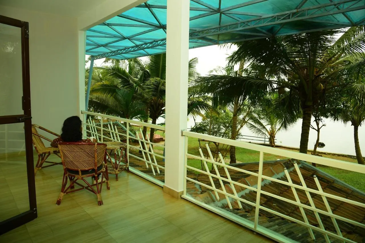 Lake N River Resort Munroe Island Mundrothuruth 2*,  Indien