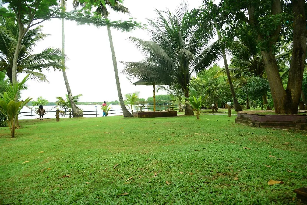 Lake N River Resort Munroe Island Mundrothuruth