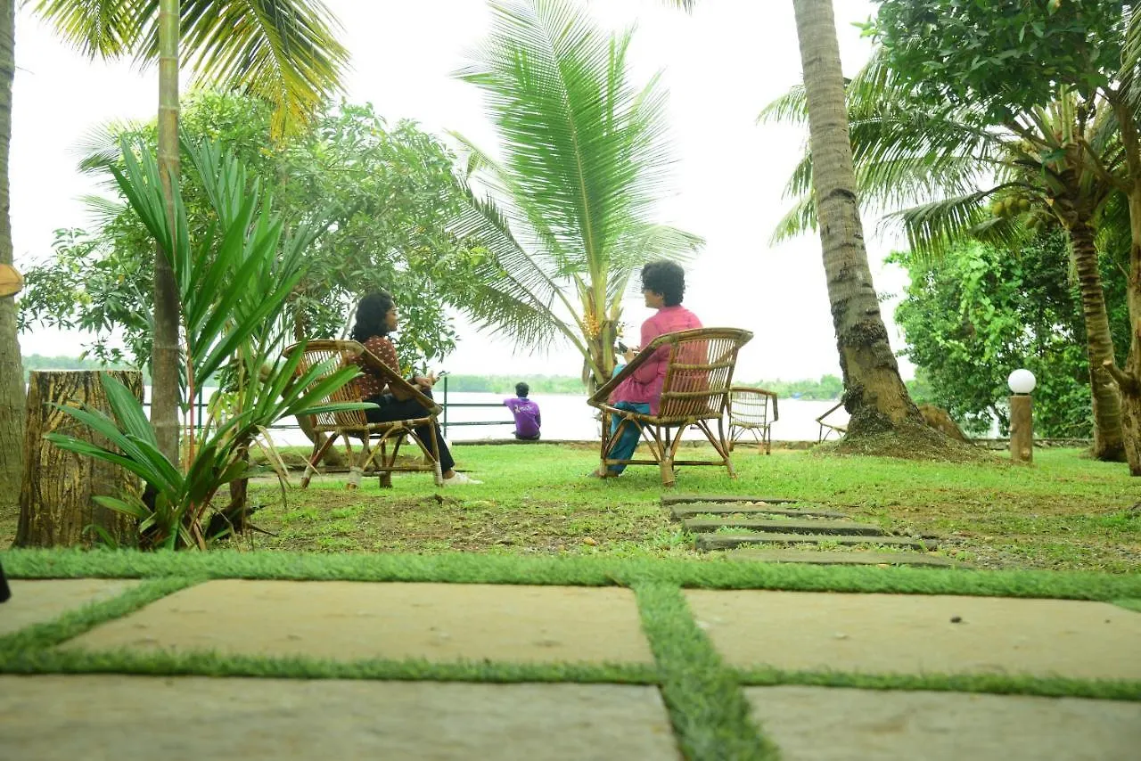 Lake N River Resort Munroe Island Mundrothuruth