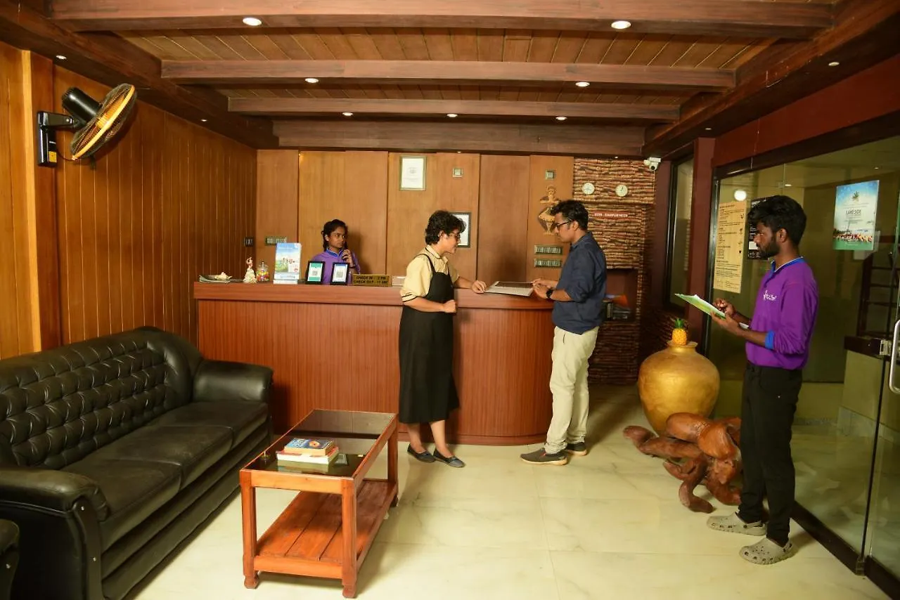 Lake N River Resort Munroe Island Mundrothuruth