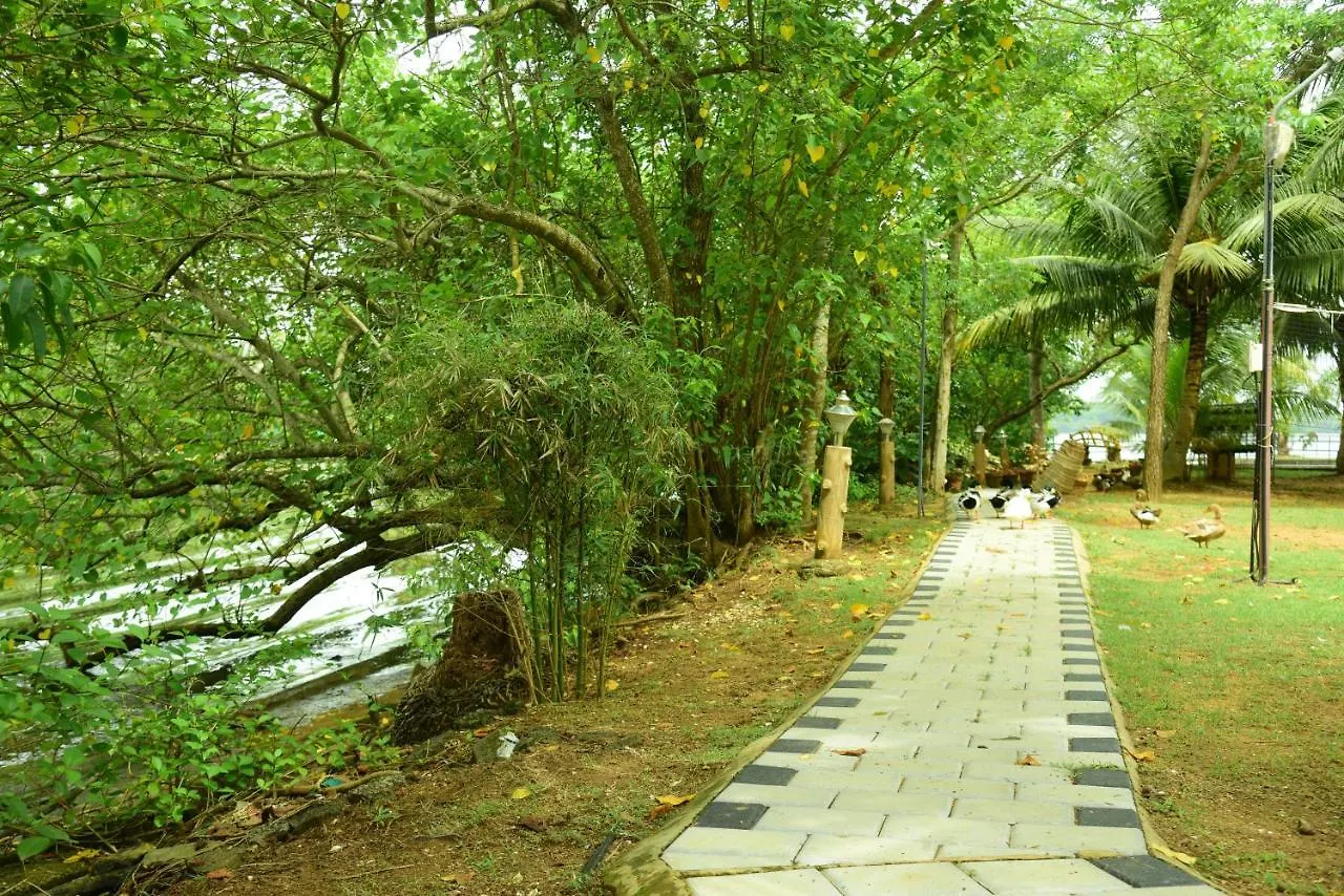 Lake N River Resort Munroe Island Mundrothuruth