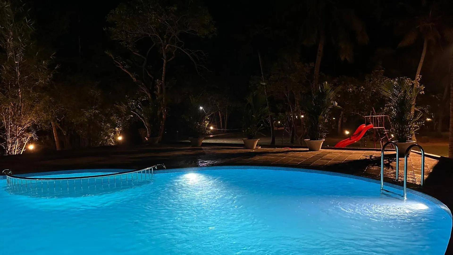 Lake N River Resort Munroe Island Mundrothuruth