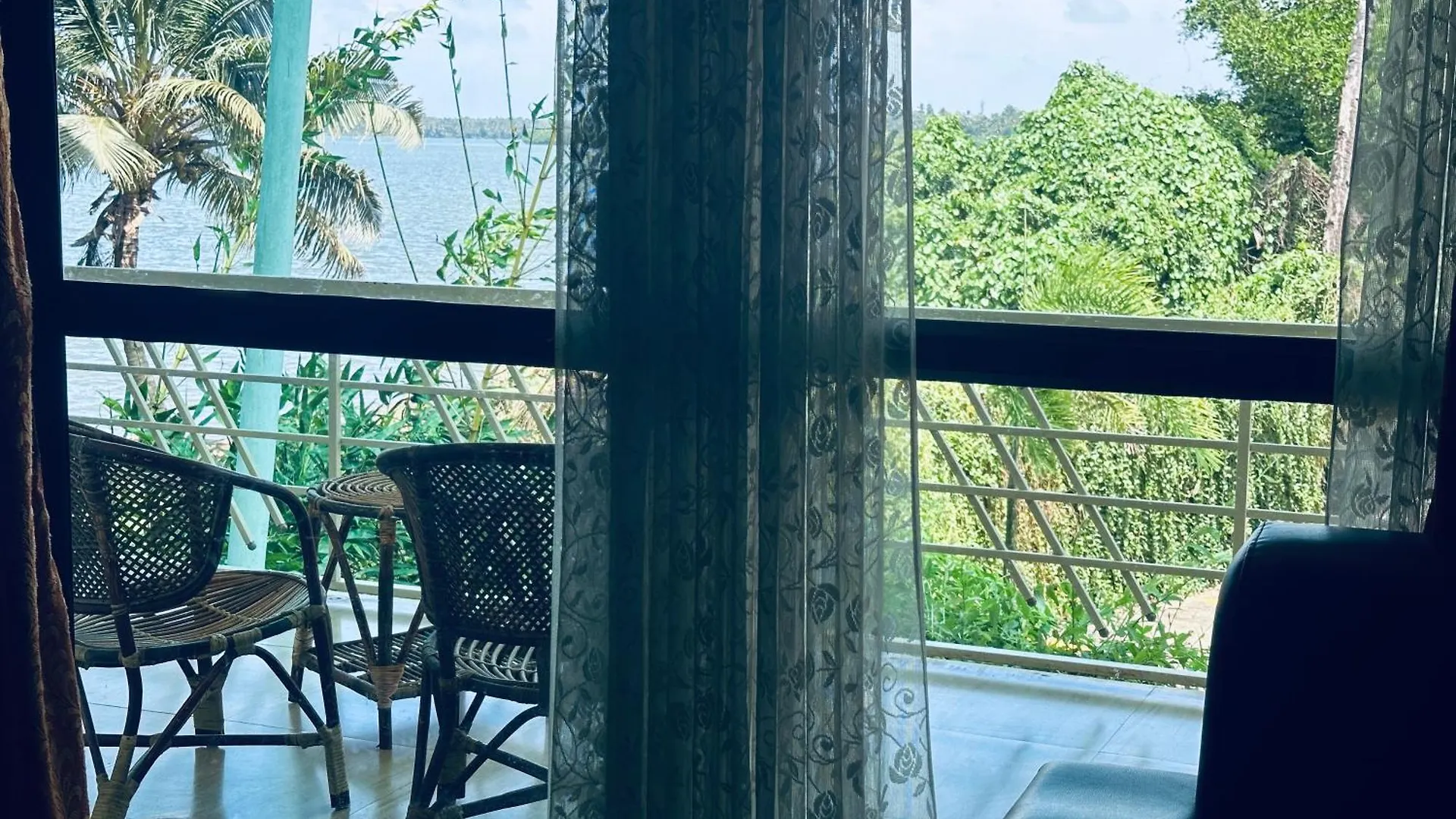 Lake N River Resort Munroe Island Mundrothuruth 2*,  India